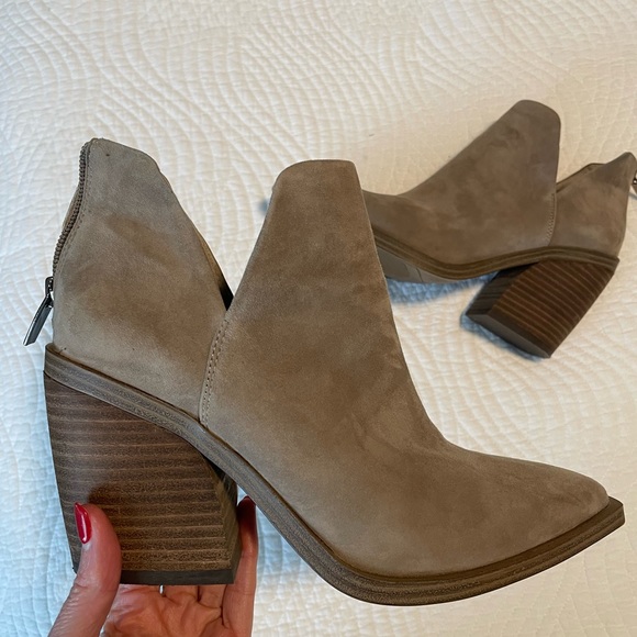 Vince Camino Booties Tan Suede Size 6.5 - Picture 2 of 4